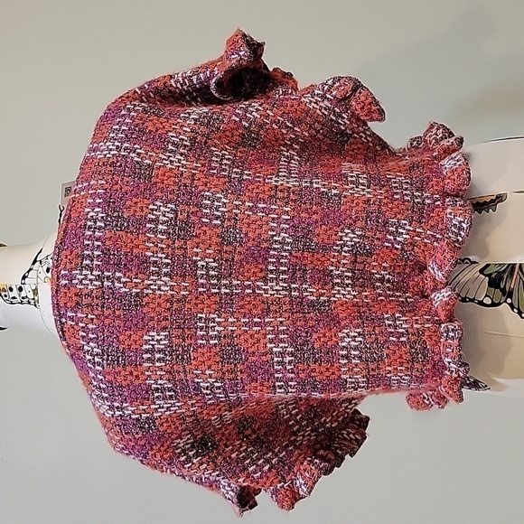 ZARA knitted metalic crop top.  Stretchy thick material.  Size is Small. NWT. - Picture 3 of 10